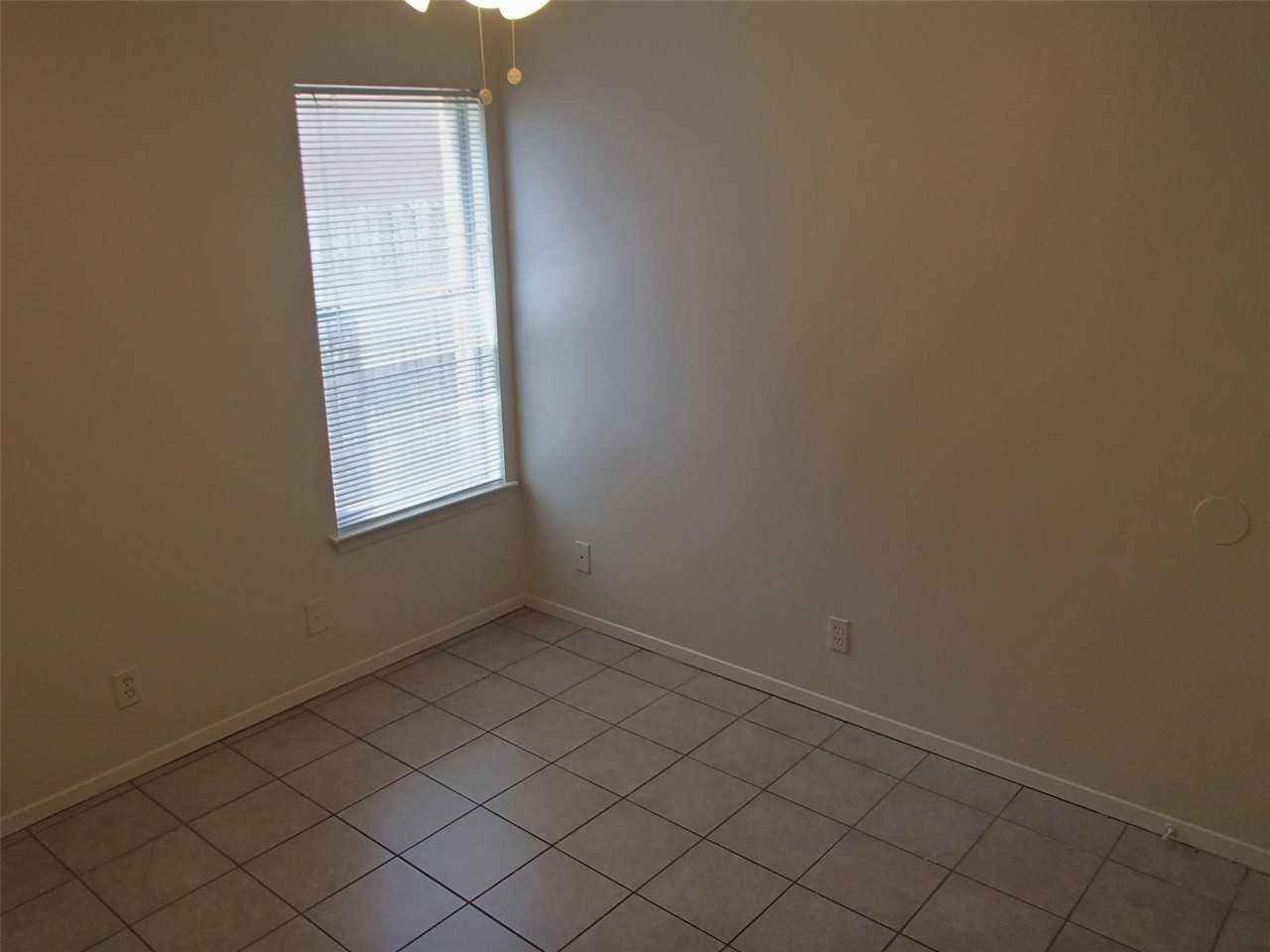 2202 Katy Ln Unit A - Photo 4 of 9