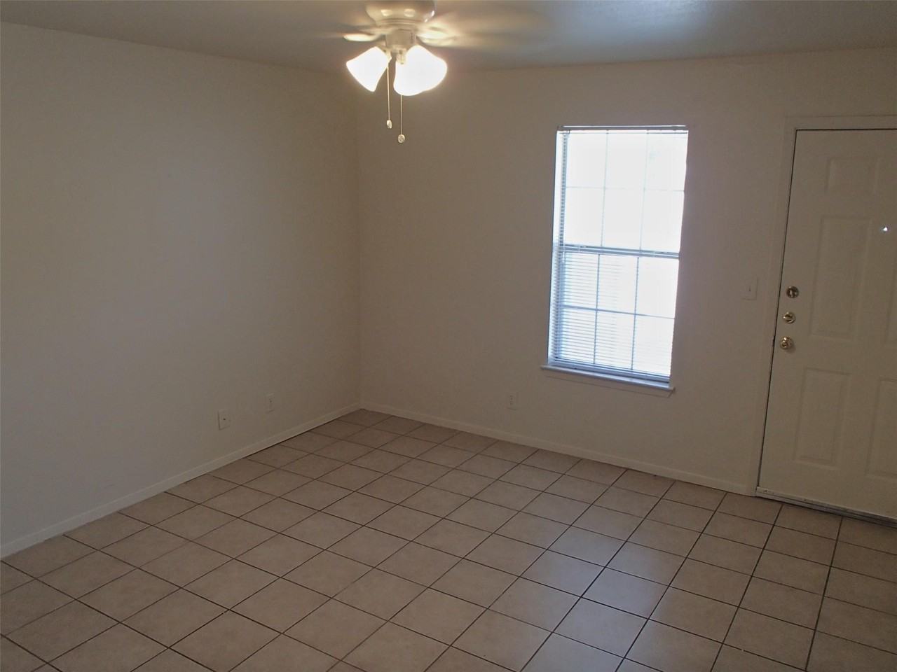 2202 Katy Ln Unit A - Photo 5 of 9