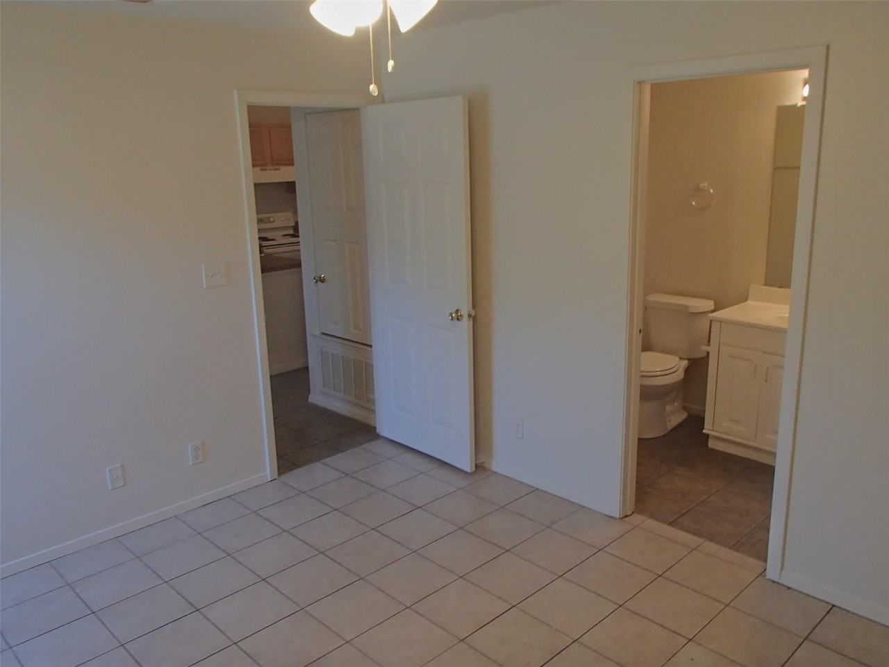 2202 Katy Ln Unit A - Photo 6 of 9
