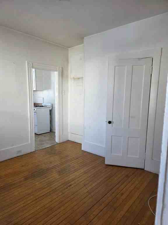 32 Brown St - Photo 4 of 7