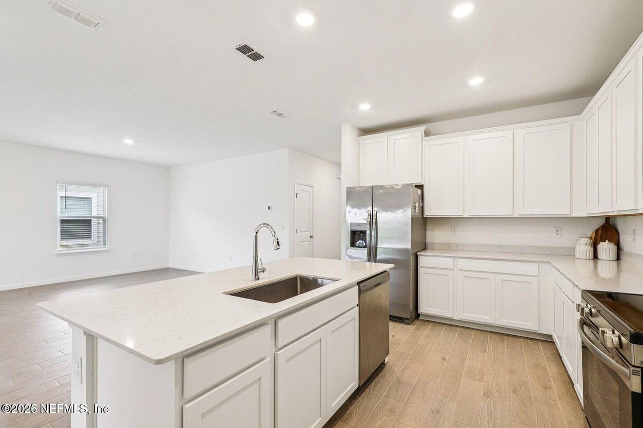 2630 Seasons Rd - Photo 4 of 23