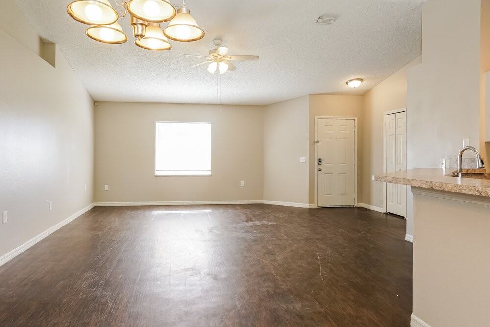 3164 N Covington Dr - Photo 6 of 16