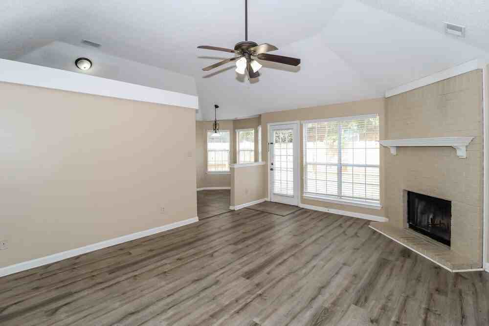 1172 Jessica Lauren Dr - Photo 6 of 19