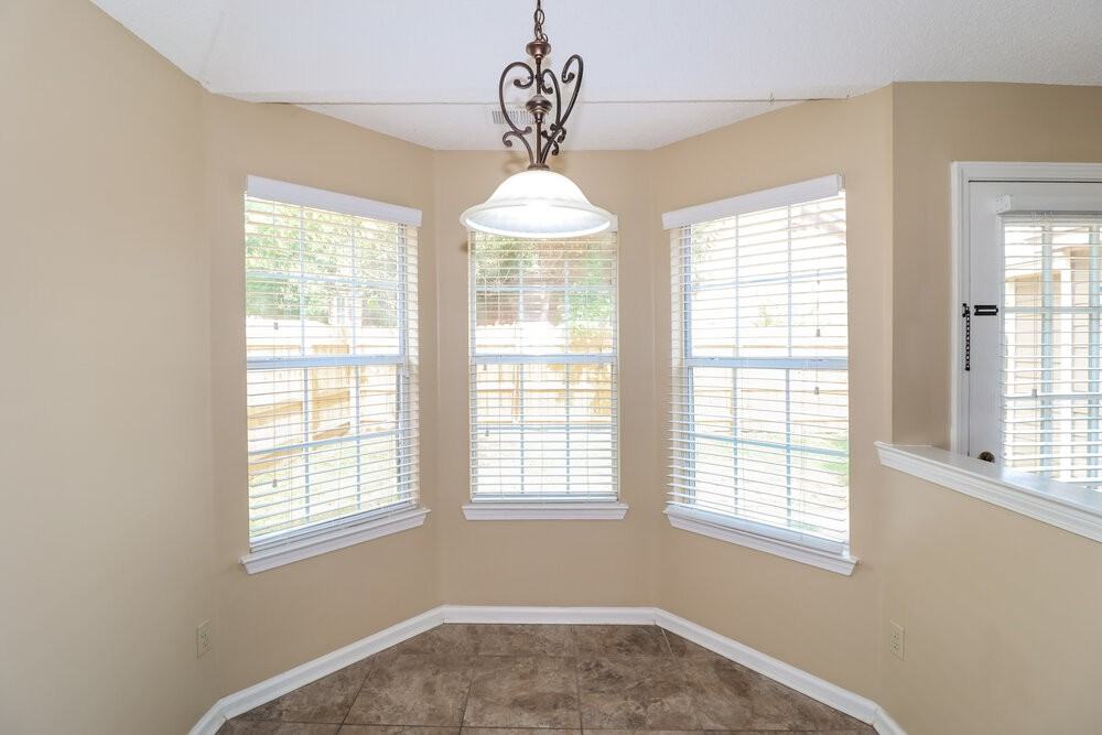 1172 Jessica Lauren Dr - Photo 7 of 19