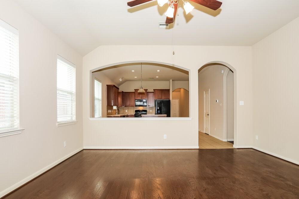 18306 Paige Terrace Ct - Photo 5 of 16