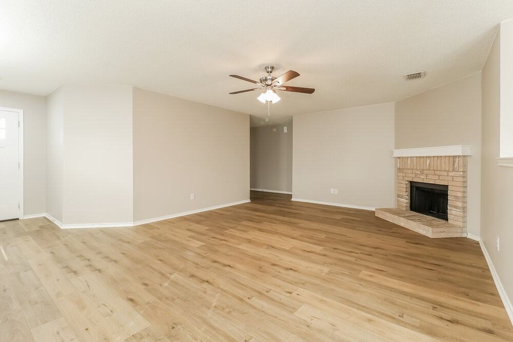 517 Riverflat Dr - Photo 3 of 16