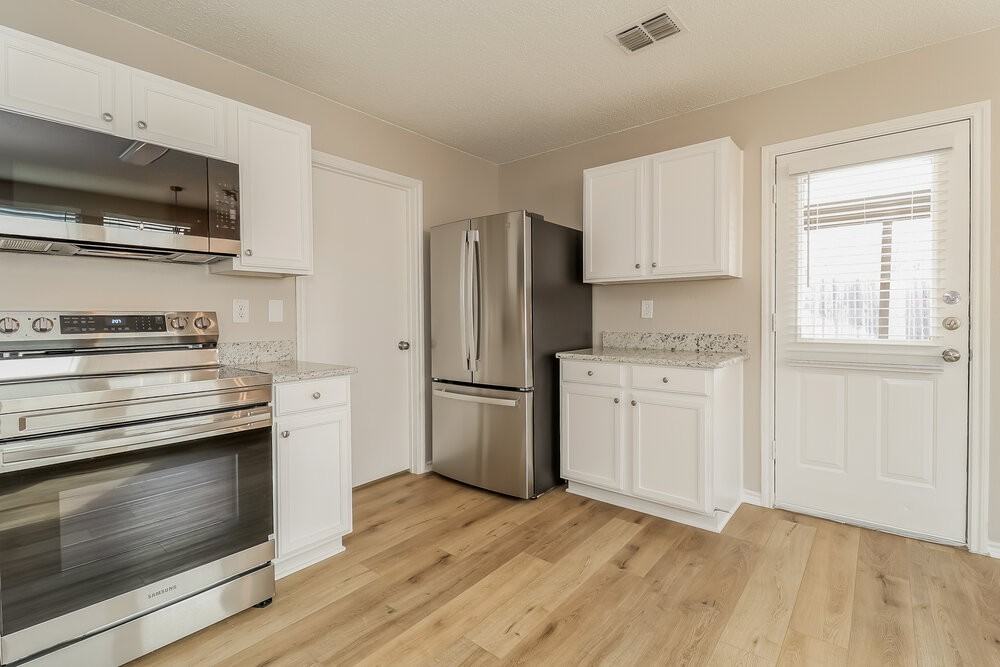 517 Riverflat Dr - Photo 7 of 16