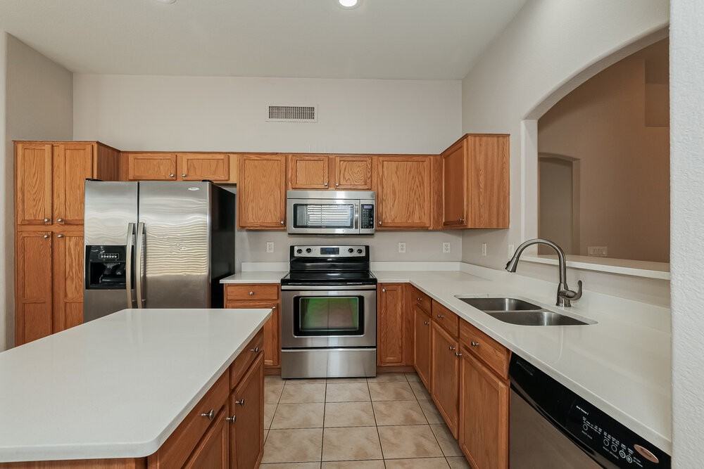 13928 N 133rd Ln - Photo 6 of 16