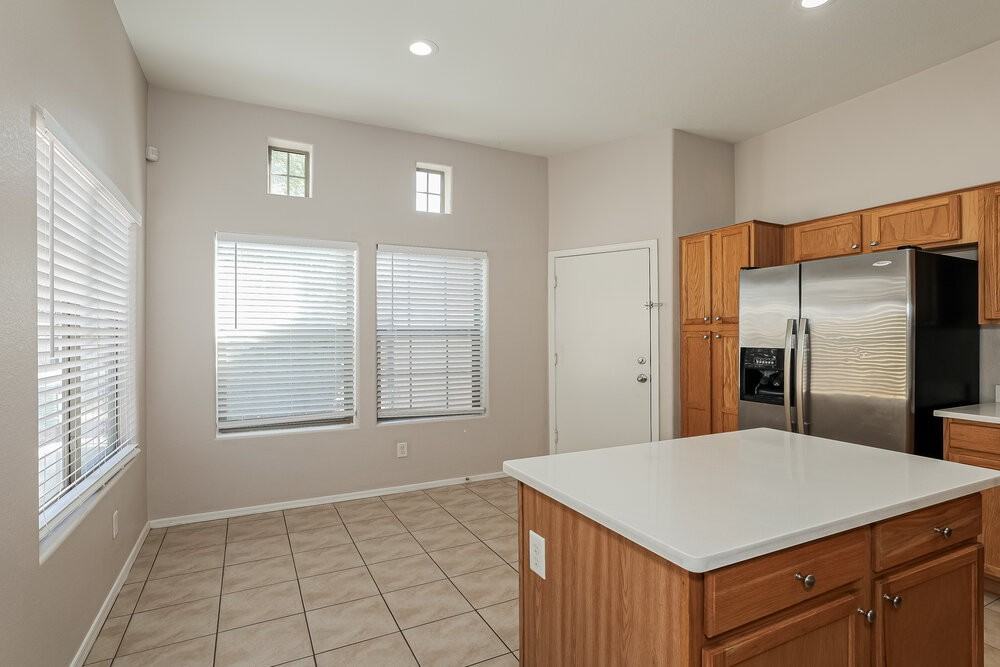 13928 N 133rd Ln - Photo 7 of 16