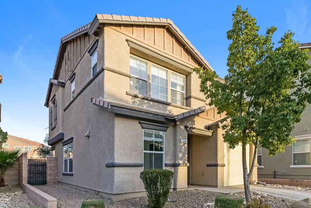 1082 Paradise Coach Dr - Photo 4 of 17