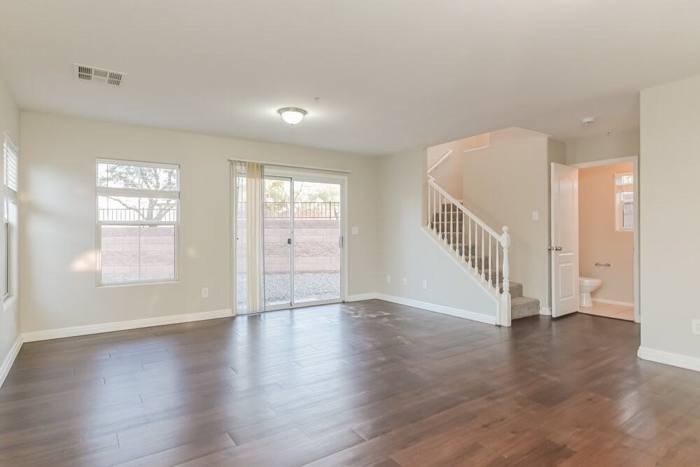 1082 Paradise Coach Dr - Photo 5 of 17