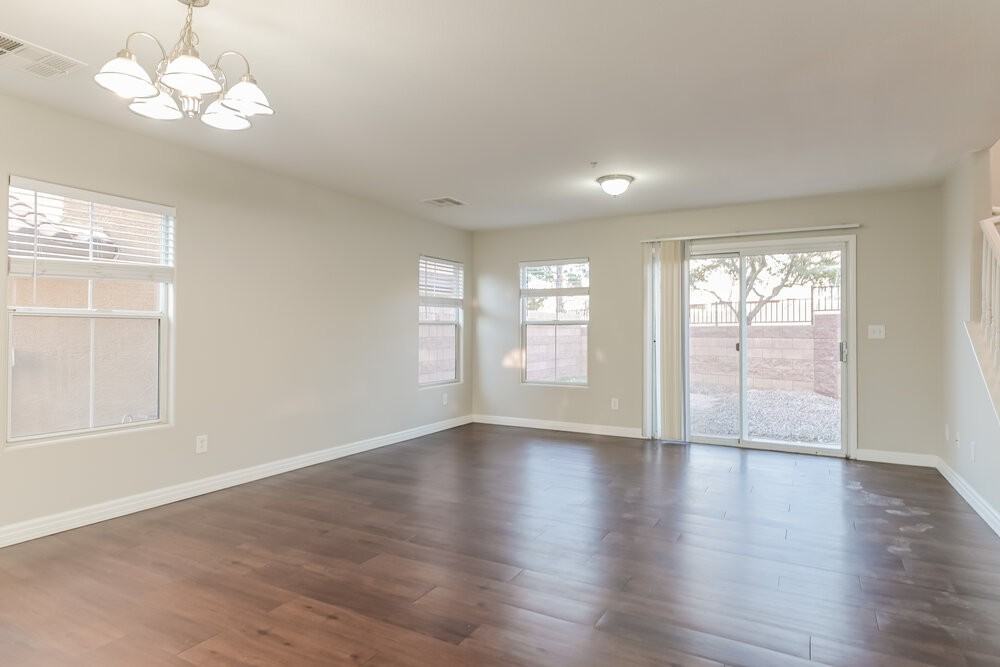 1082 Paradise Coach Dr - Photo 7 of 17