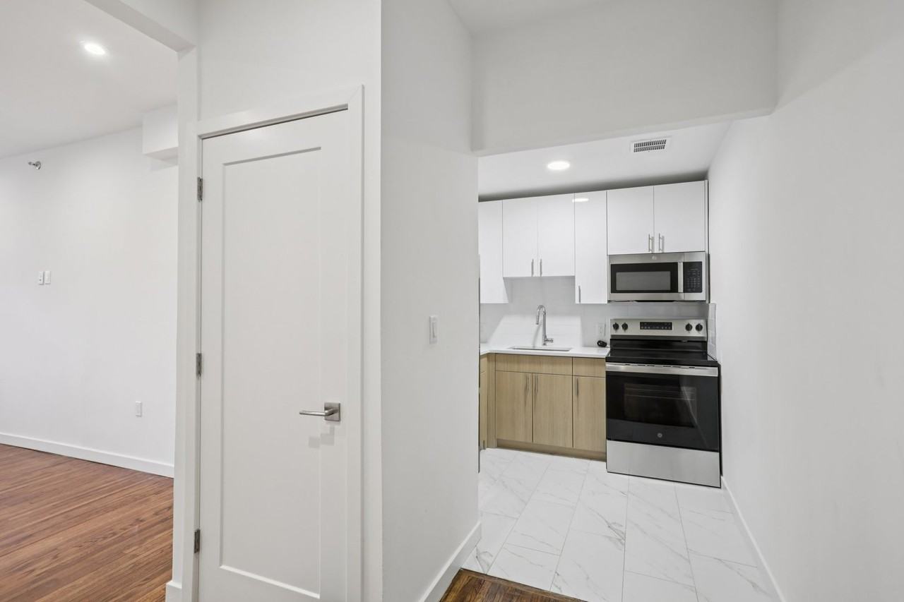 329 Park Holdings LLC - Photo 5 of 29