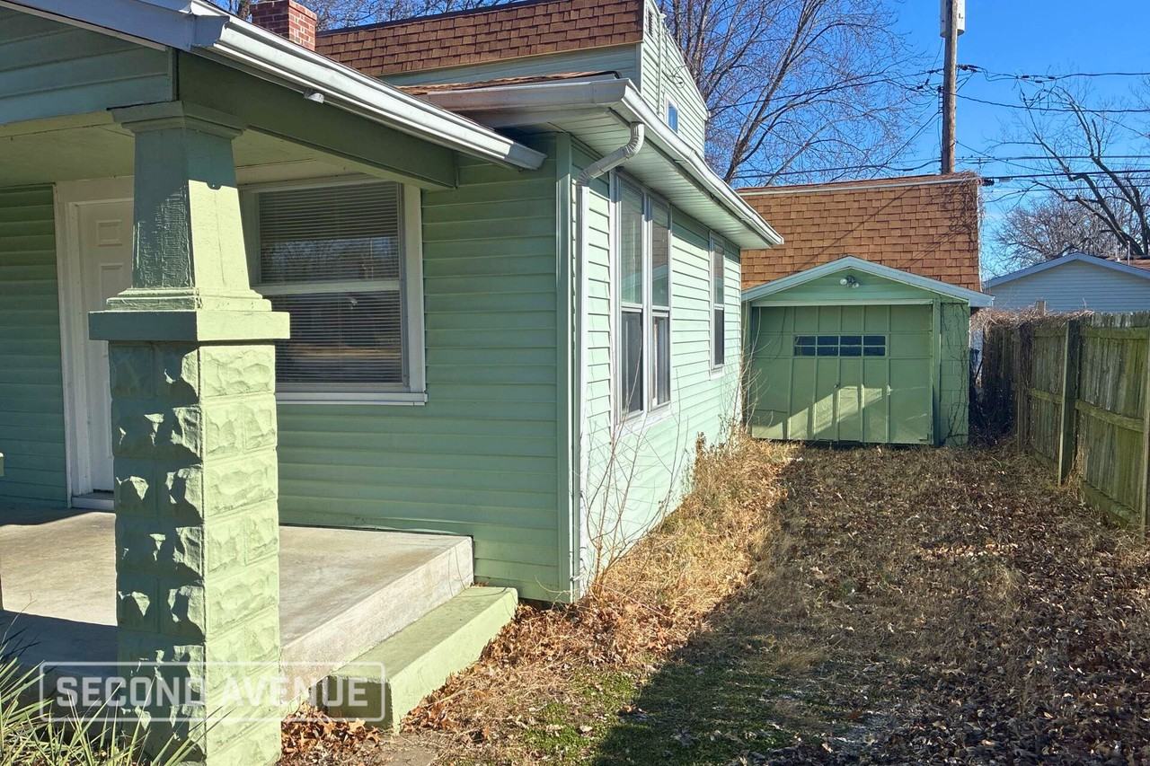 208 S Thomas Ave - Photo 2 of 14