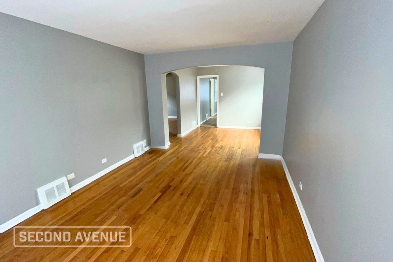 10625 S Green St - Photo 3 of 13