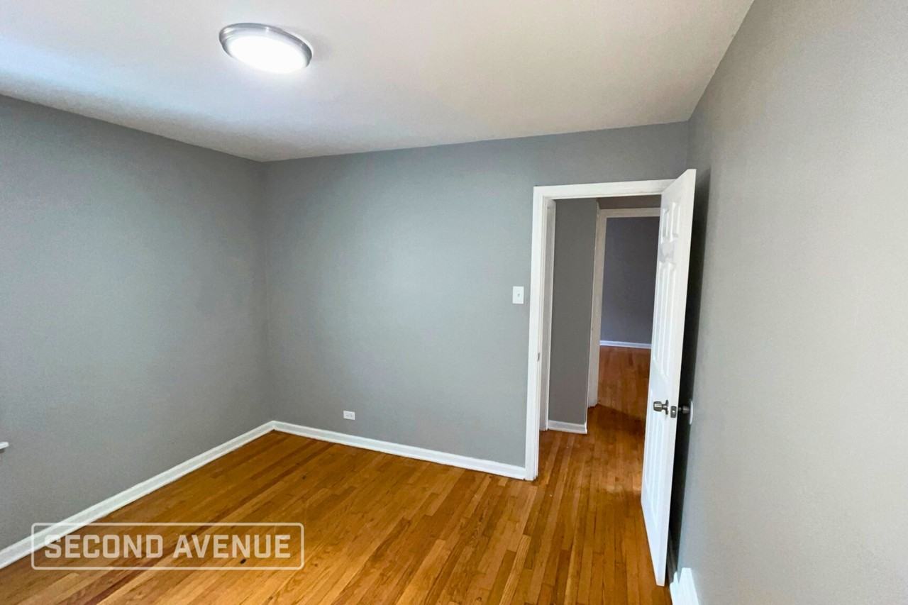 10625 S Green St - Photo 4 of 13