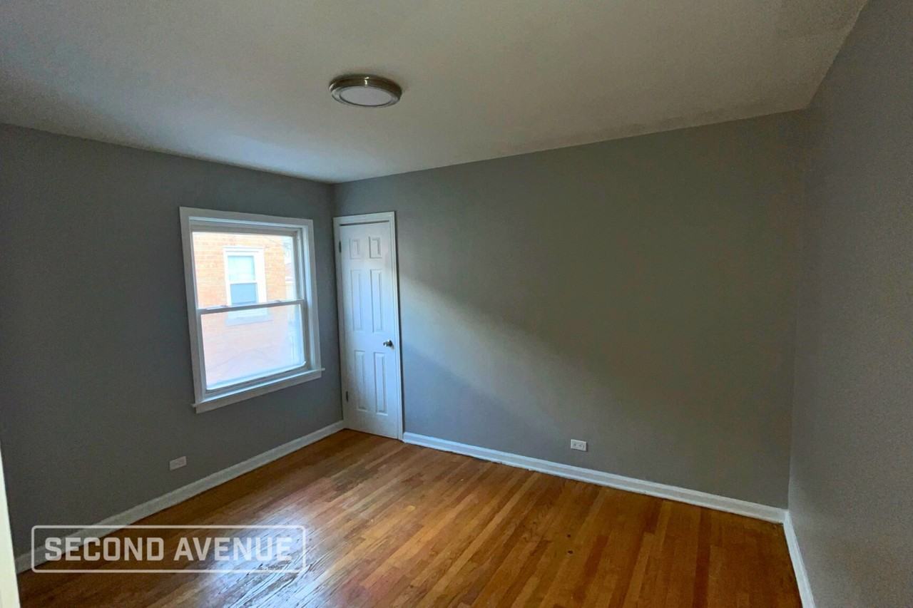 10625 S Green St - Photo 5 of 13