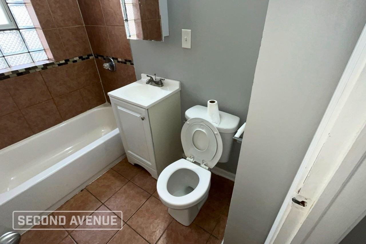 10625 S Green St - Photo 6 of 13