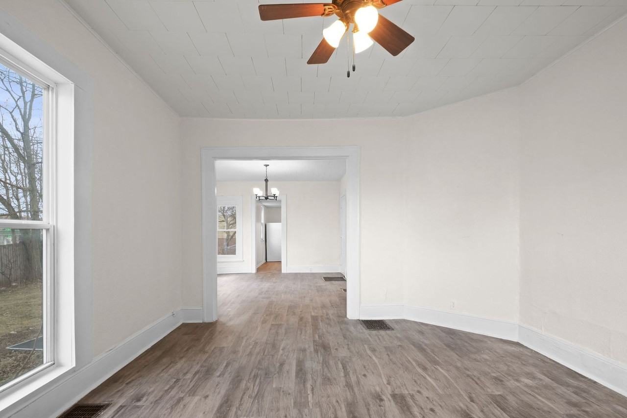 131 w 13th st - Photo 4 of 26