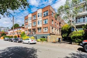 featured image of 320 Summit Ave E