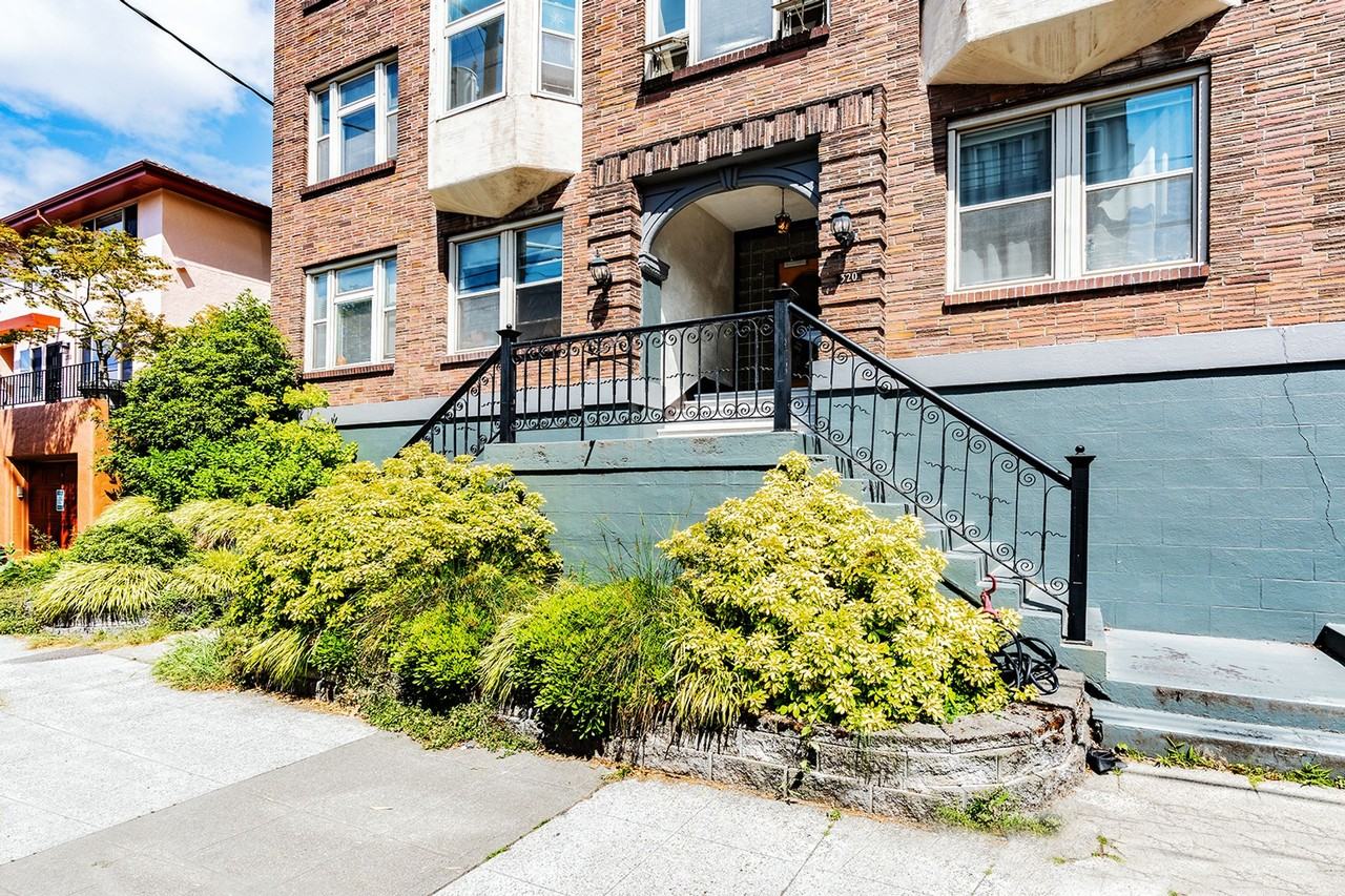 Carlyle Apartments - Photo 4 of 4