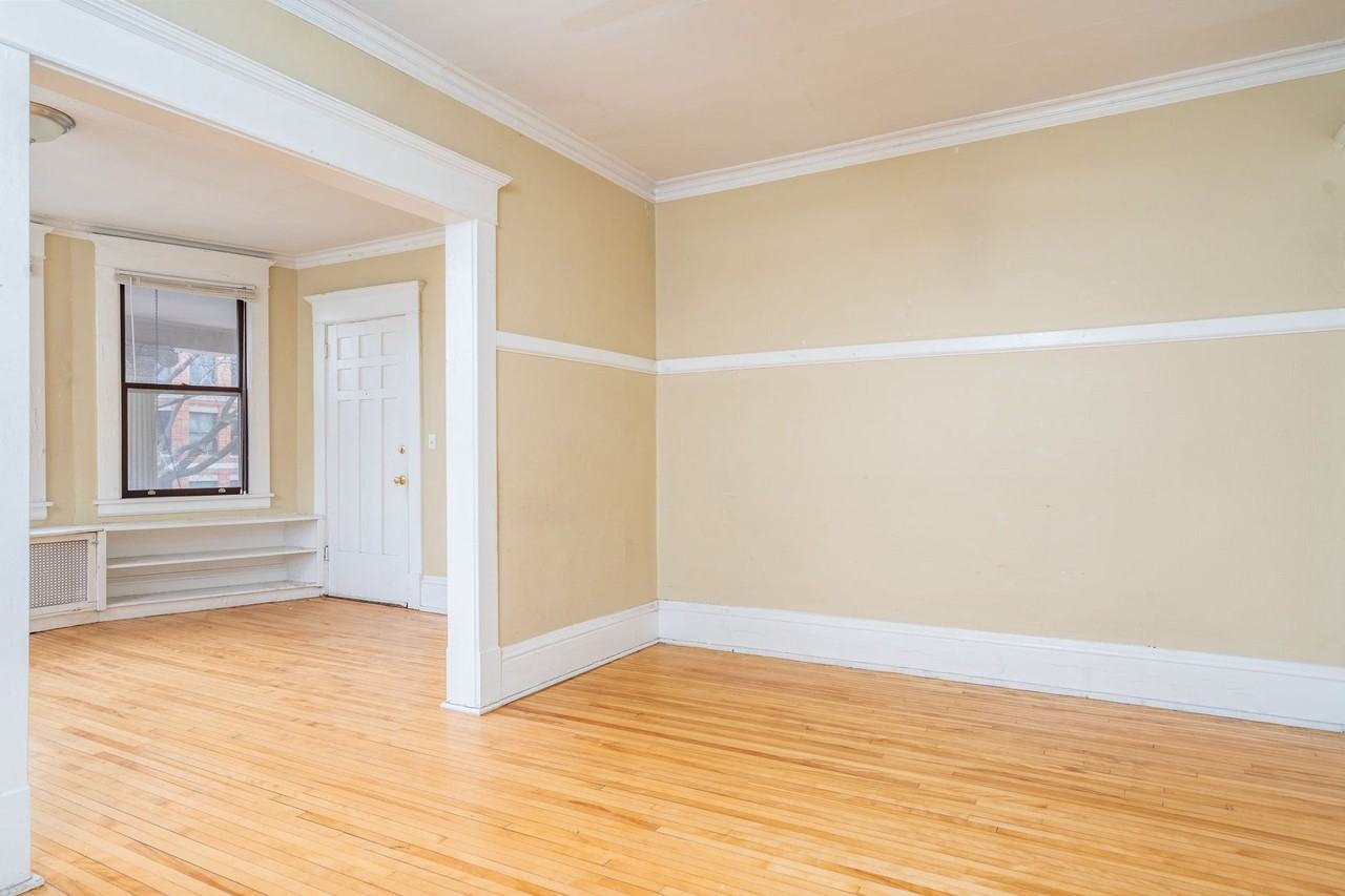 265 Dayton Ave S - Photo 2 of 22