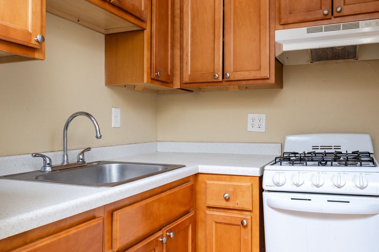 265 Dayton Ave S - Photo 3 of 22