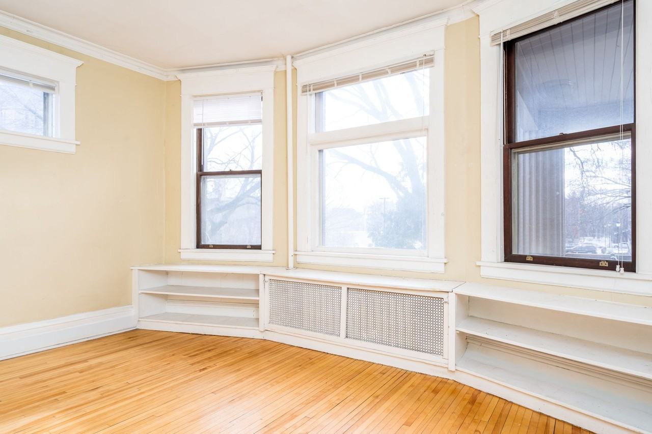 265 Dayton Ave S - Photo 6 of 22