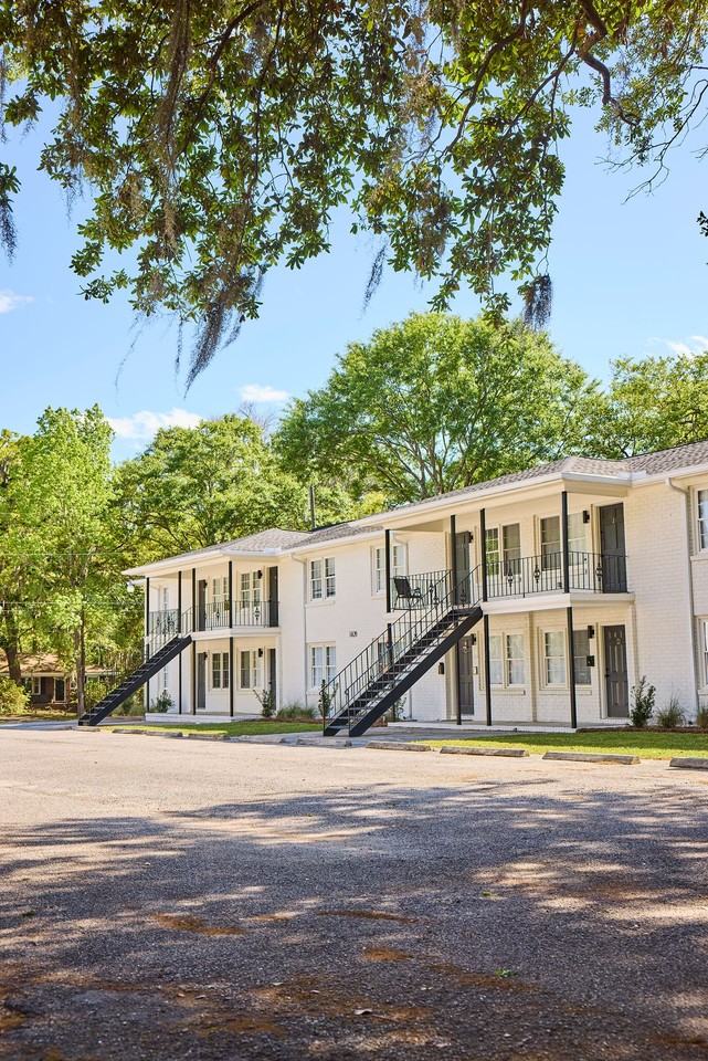 River Front Apartments - Photo 3 of 18