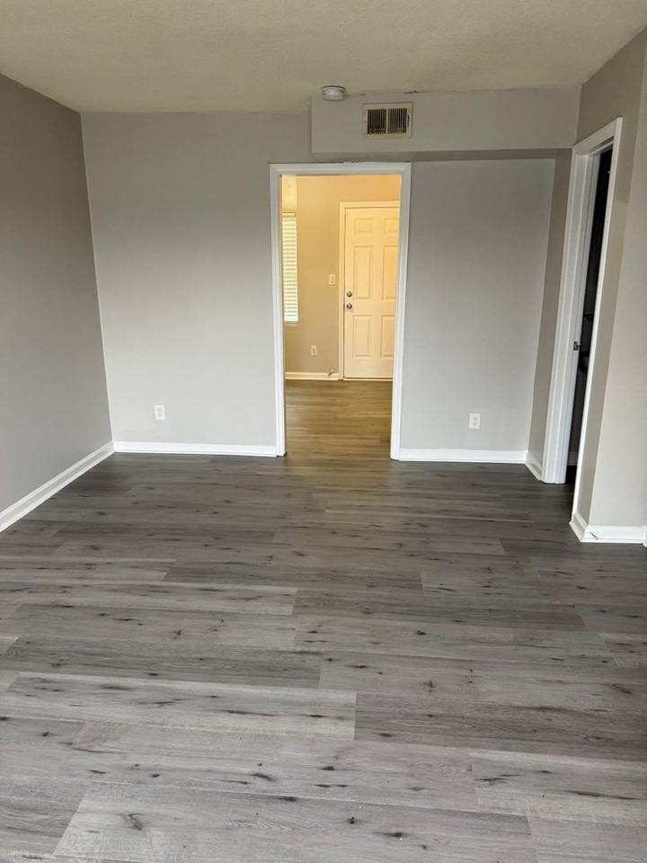 4401 Hovis Rd #2 - Photo 6 of 8