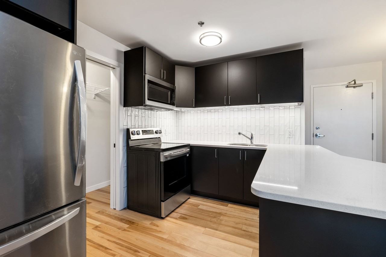 260 Wellington Cres - Photo 3 of 39