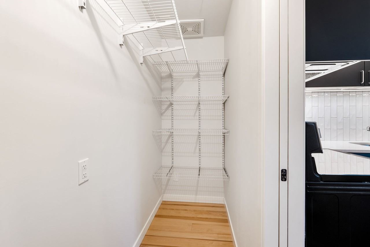 260 Wellington Cres - Photo 7 of 39