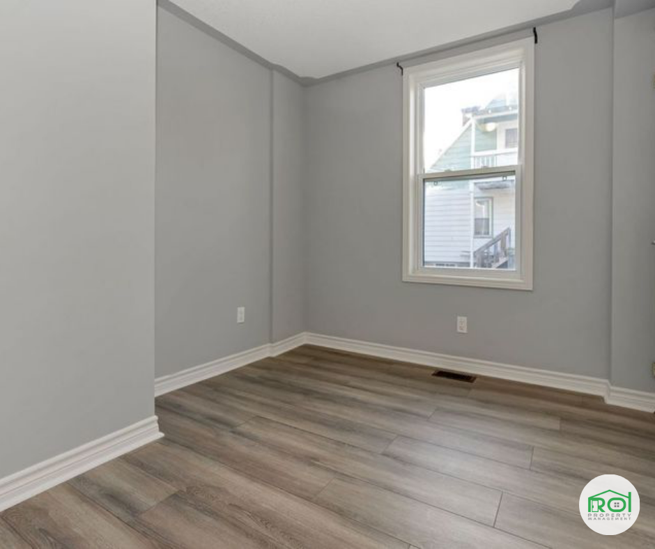 49 Victoria St, Orillia, ON L3V 2V7, Canada - Photo 3 of 14