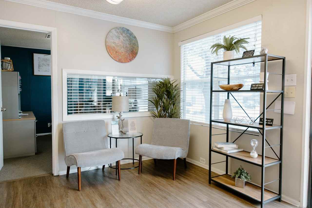 Oak Terrace - Photo 6 of 22