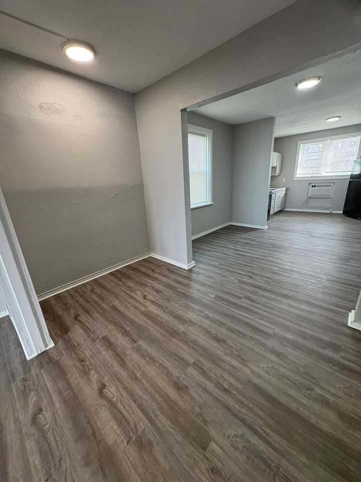 Pasadena Apartments - Photo 4 of 11