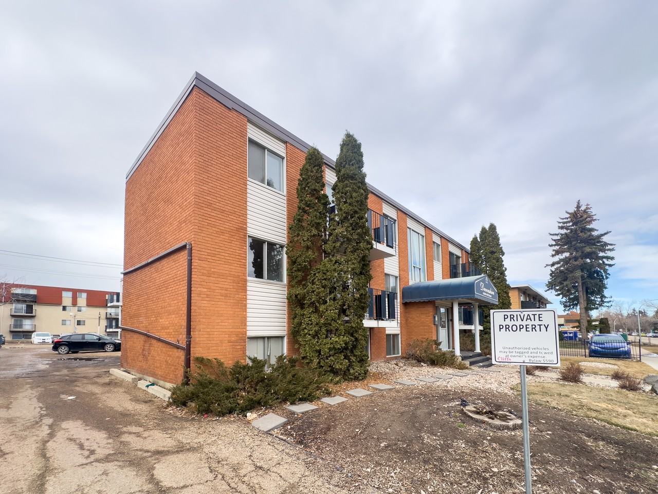 Devonshire - 10630 108th - Photo 5 of 22