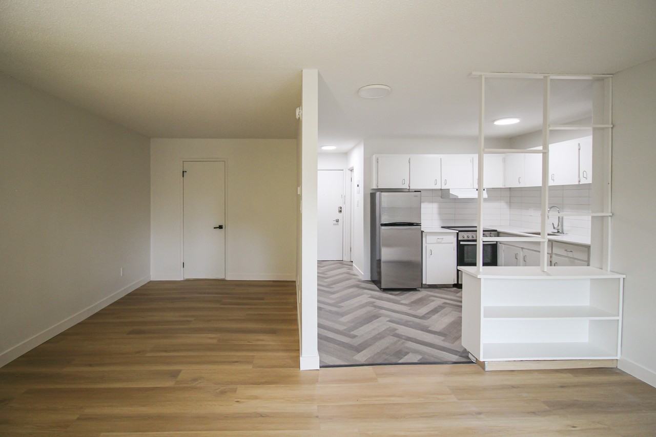 Corner Manor - 10750 110th - Photo 3 of 12