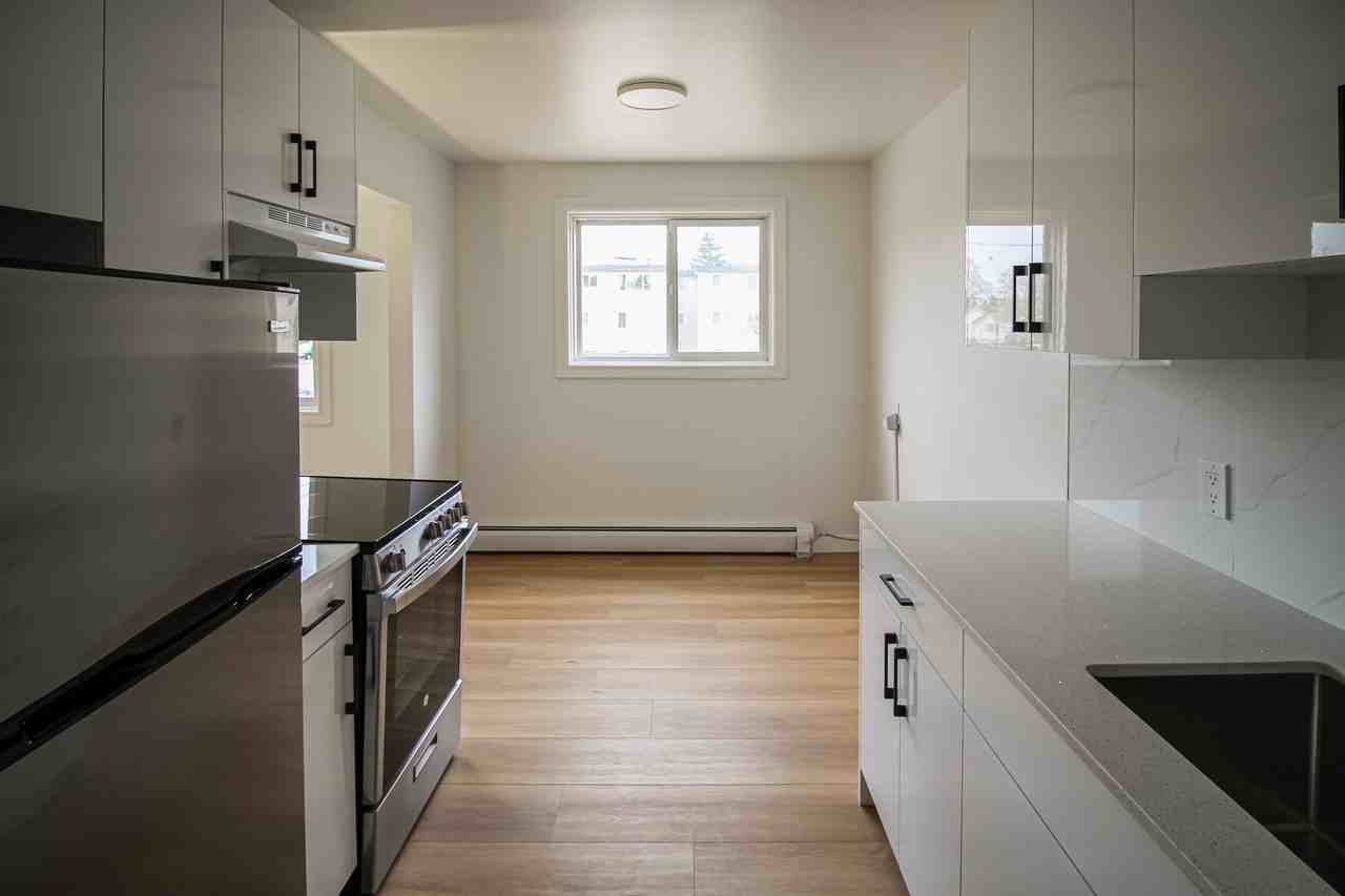 Madison Place - 11836 89th - Photo 5 of 23