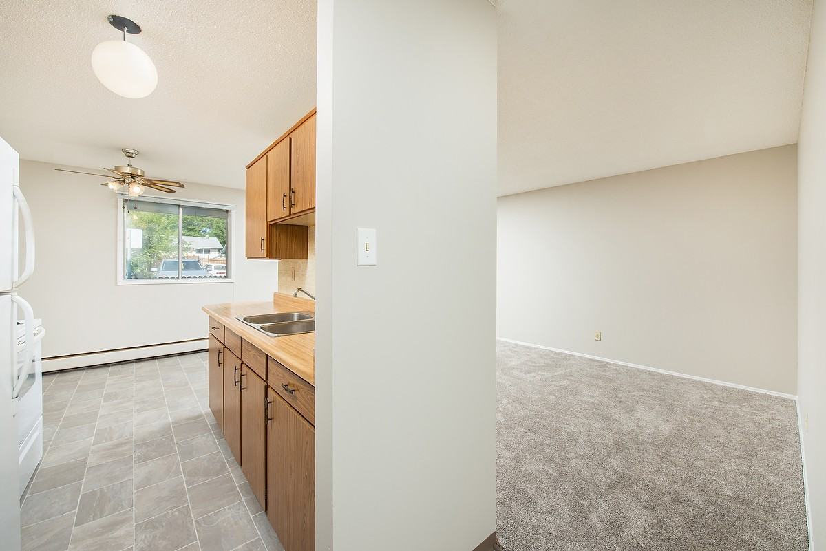 Carina Apartments - Photo 3 of 11