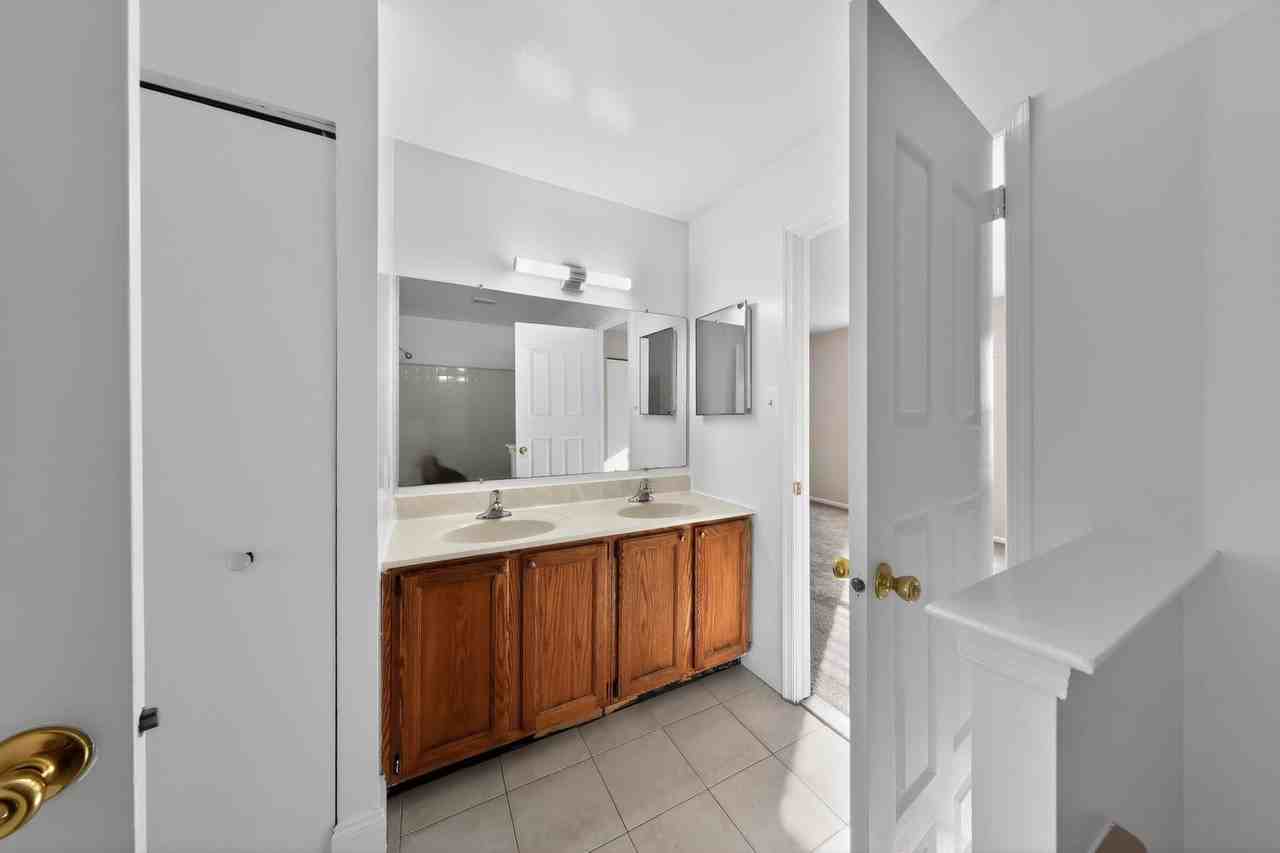 54 Ruth Rd - Photo 2 of 30