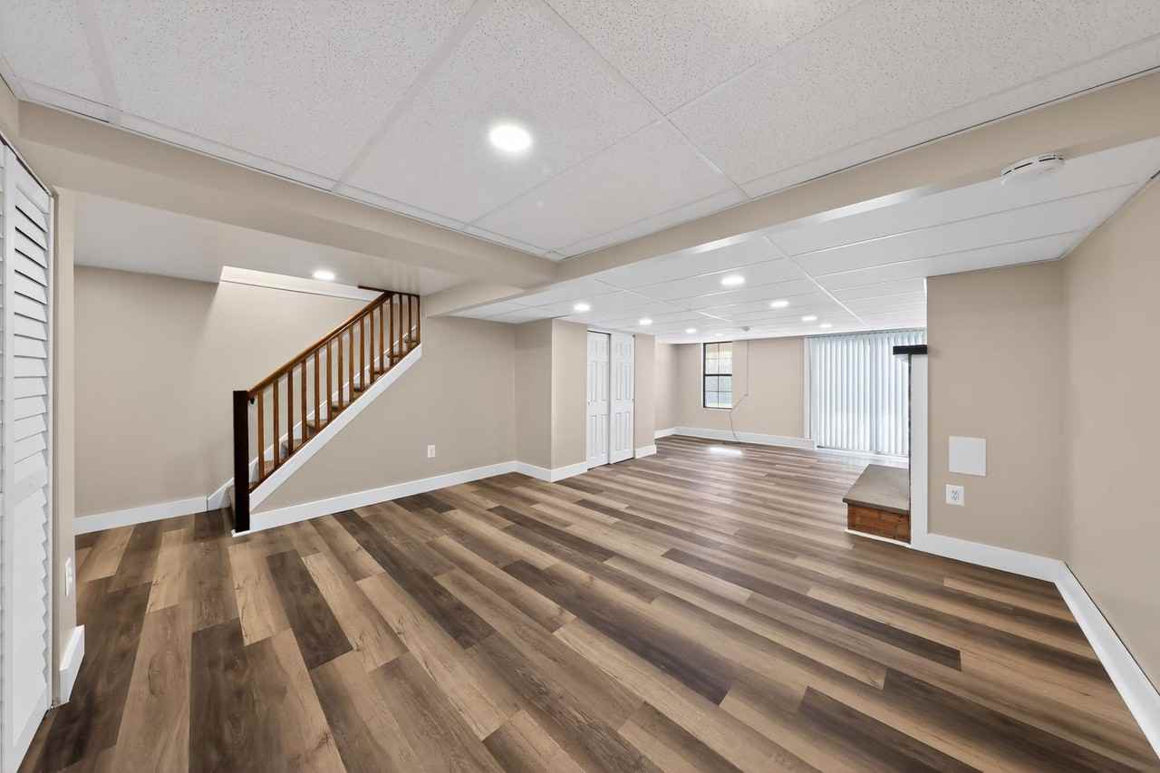 54 Ruth Rd - Photo 4 of 30