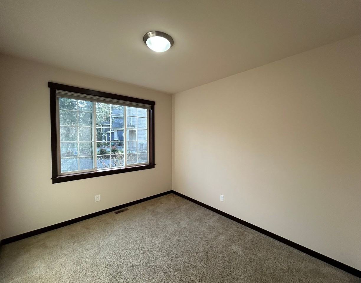 1509 196th St Sw - Photo 5 of 14