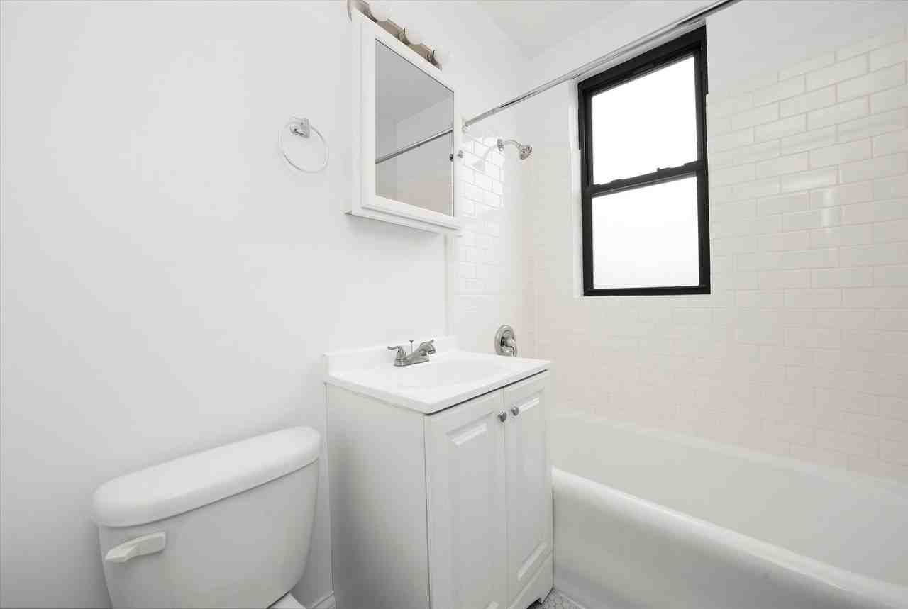 2715 NMA LLC - Photo 7 of 35