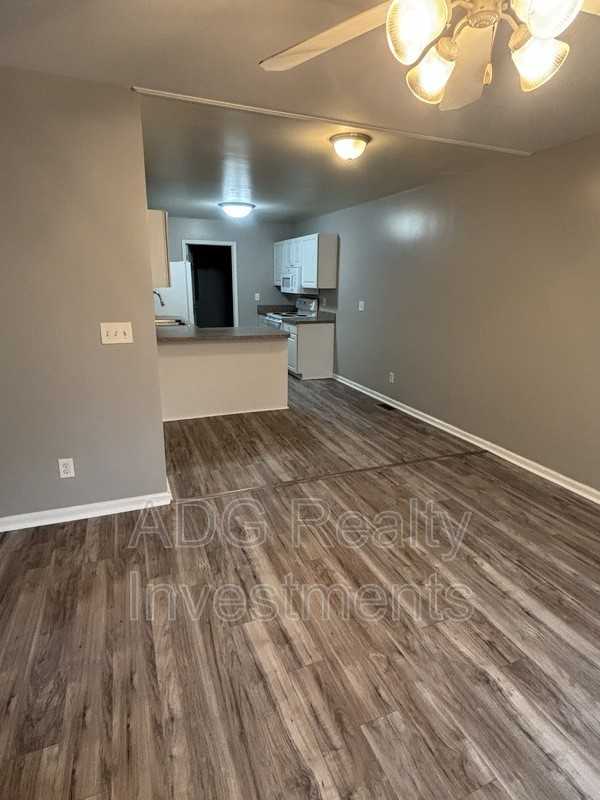 5605 Wrenn Dr - Photo 3 of 10