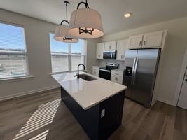 featured image of 815 Bolivar Dr
