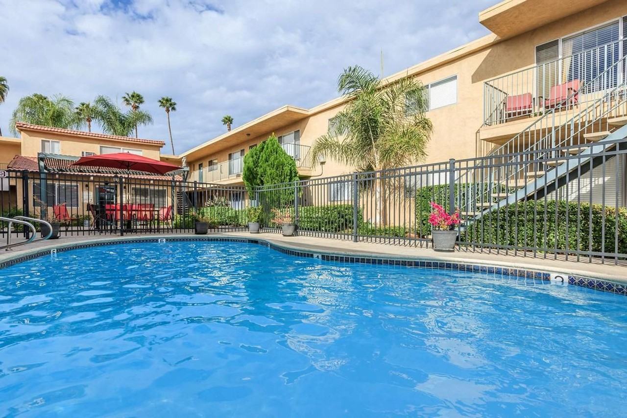 Casa Tierra Apartments - Photo 5 of 42