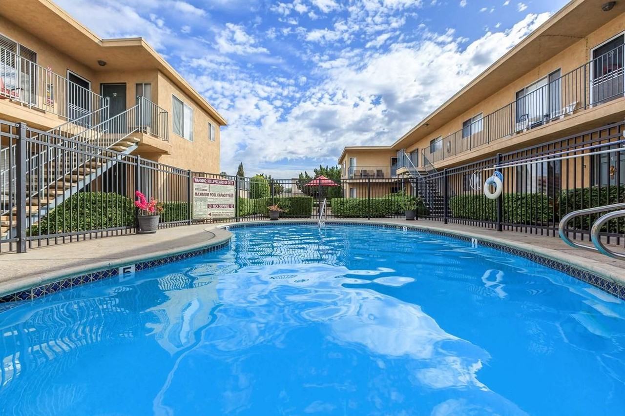 Casa Tierra Apartments - Photo 6 of 42