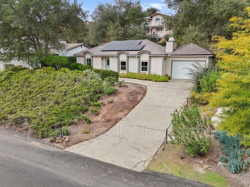 10204 Lake Meadow Ln - Photo 2 of 30