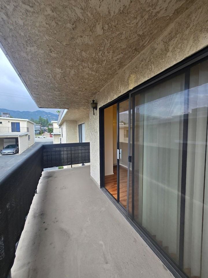 #245 - Photo 2 of 15