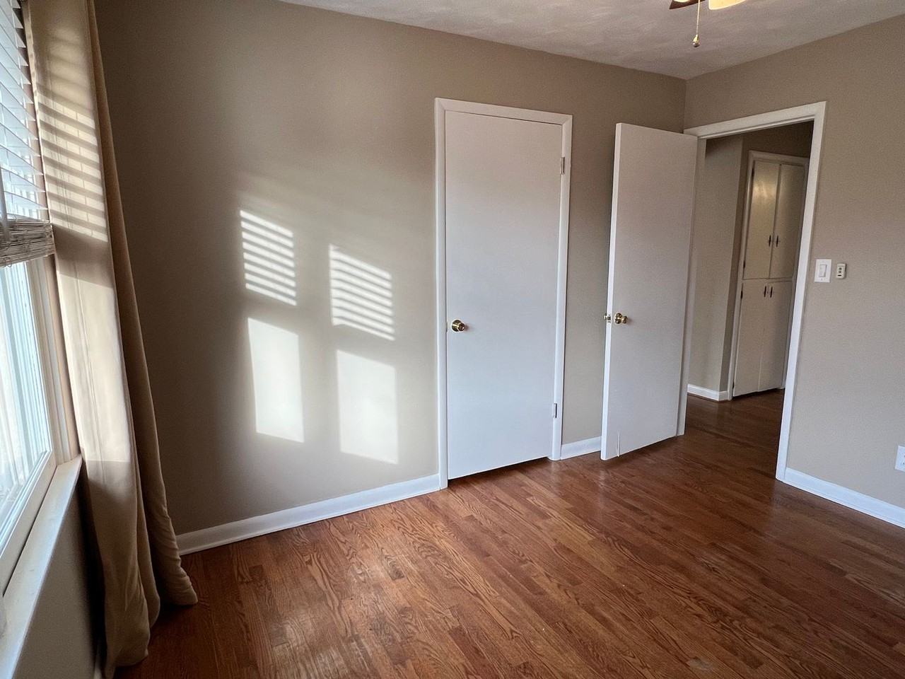 1911 E Gretna St - Photo 7 of 15